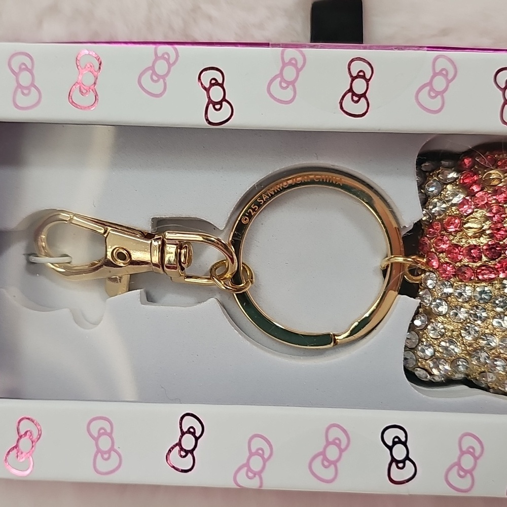 Hello Kitty Face Keychain - Picture 3 of 5
